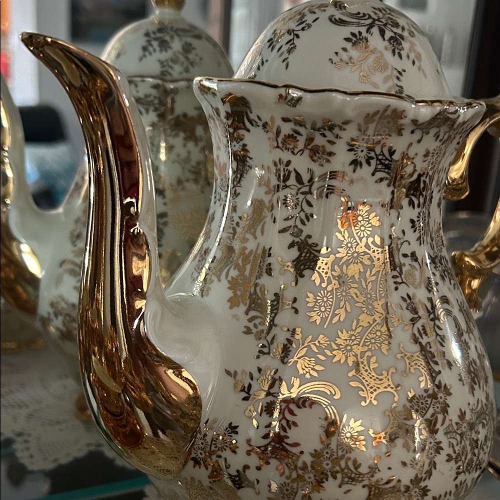 Vintage Mitterteich Bavaria Elegant Gold and White Tea Set - Picture 6 of 6